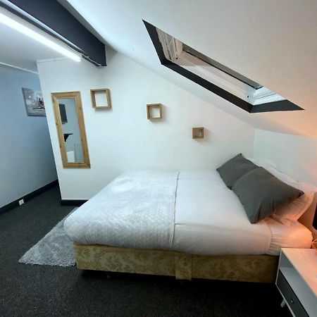 Hotel Townhouse 105 Huddersfield Esterno foto