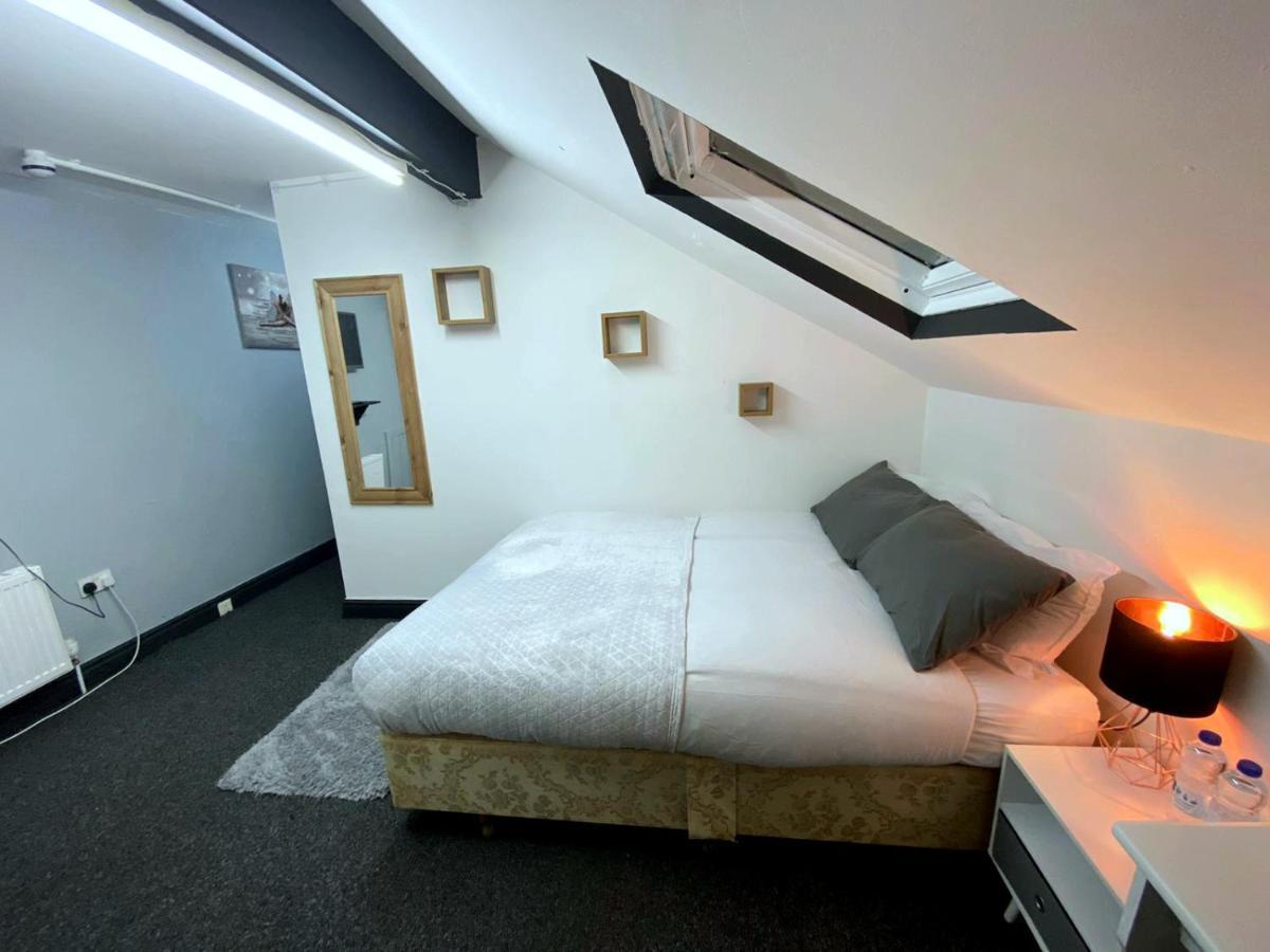 Hotel Townhouse 105 Huddersfield Esterno foto