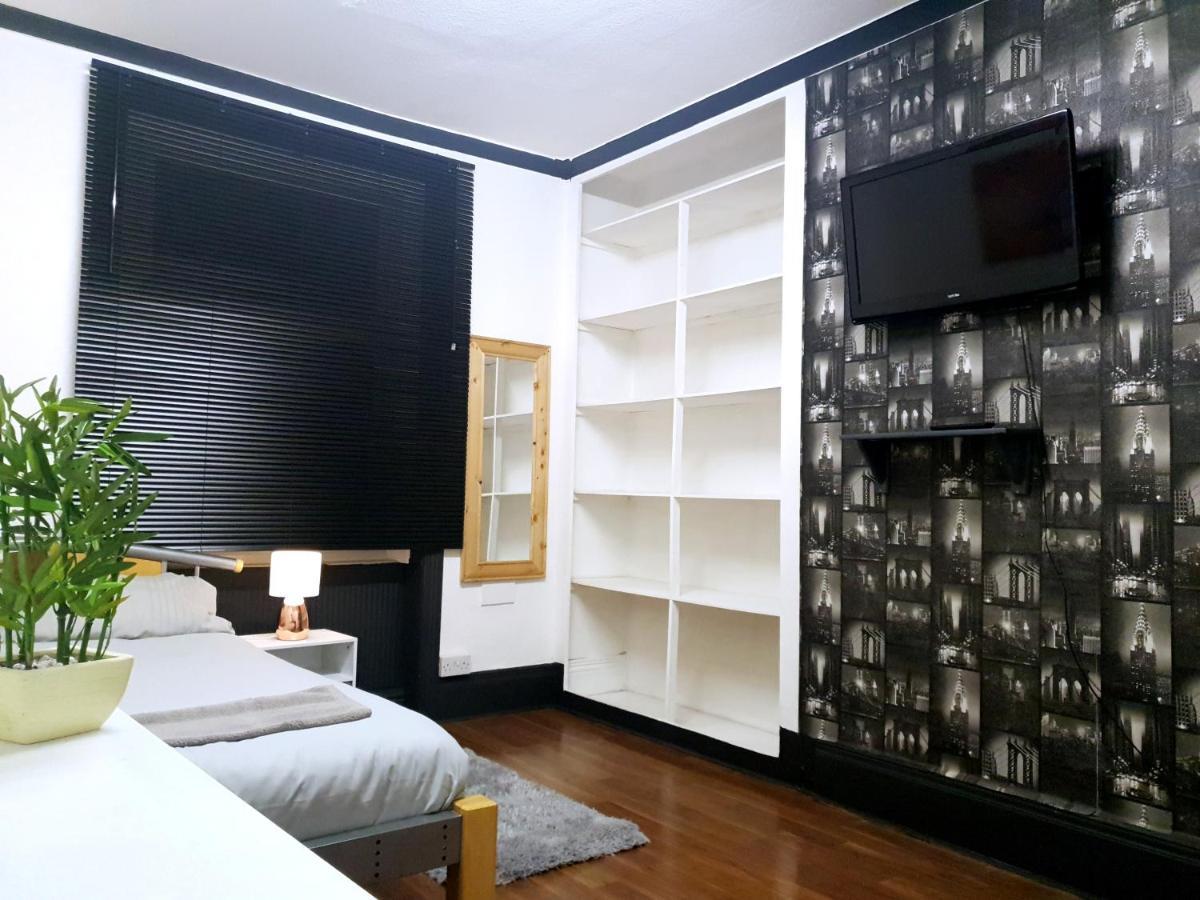 Hotel Townhouse 105 Huddersfield Esterno foto