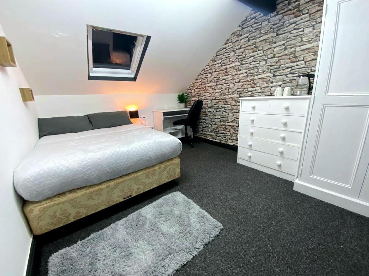 Hotel Townhouse 105 Huddersfield Esterno foto
